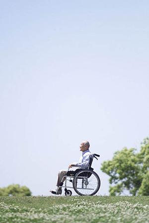 浜松市にある透明の器具を扱う矯正歯科