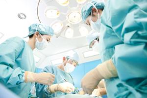 北新地から近いインプラントに強い歯科